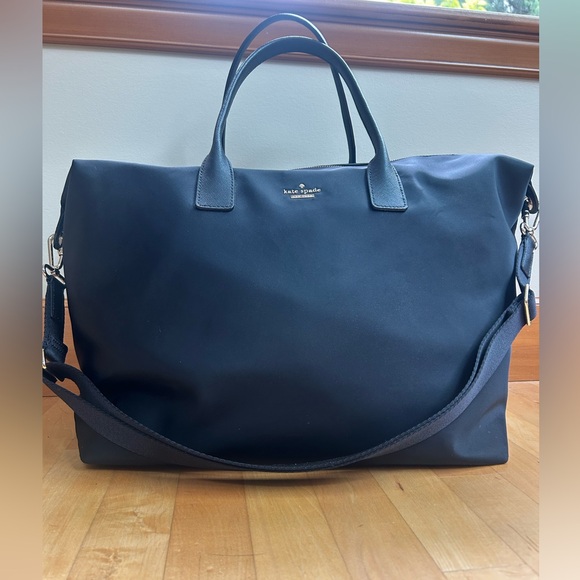 kate spade Handbags - Kate Spade Large Duffle Travel Bag—like new!!